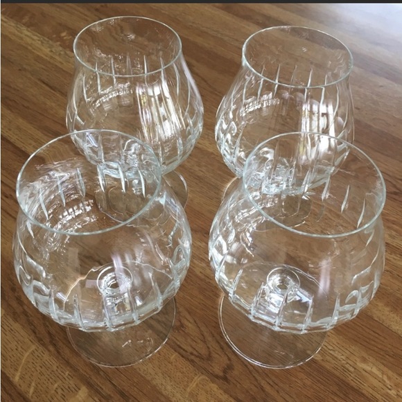 Set of 4 stemmed brandy glasses
Each is 5 1/2” high
2 1/2 diameter. - Picture 10 of 10